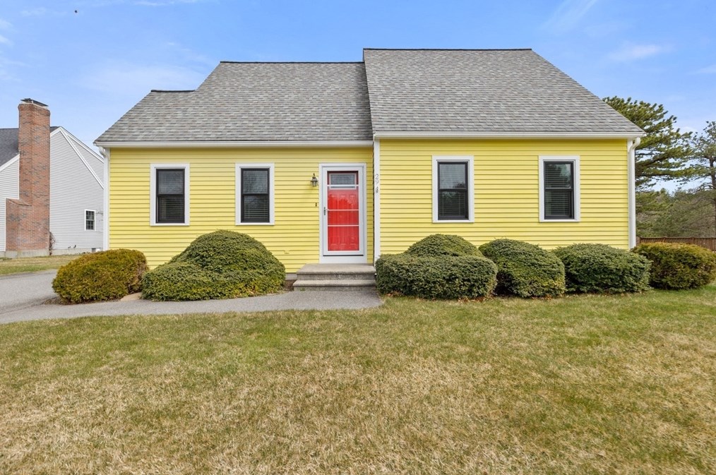 29 Stillwater Dr, Plymouth, MA 02360