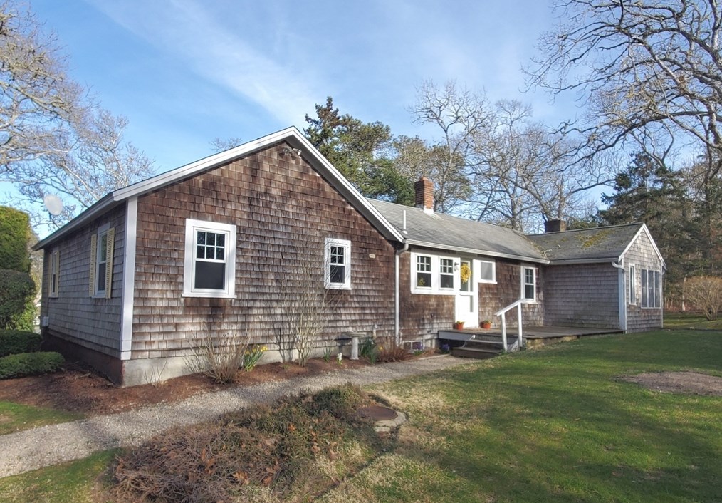 176 South St, Harwich, MA 02646