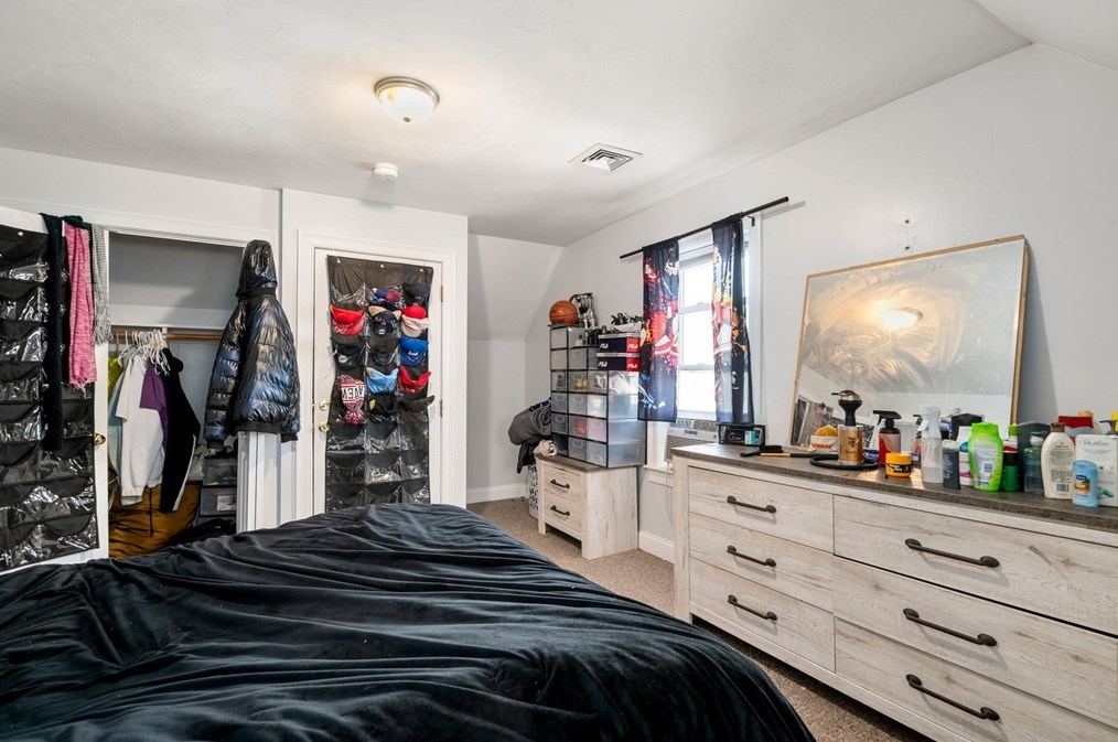 15 1 St, Brockton MA 02301-6124 exterior