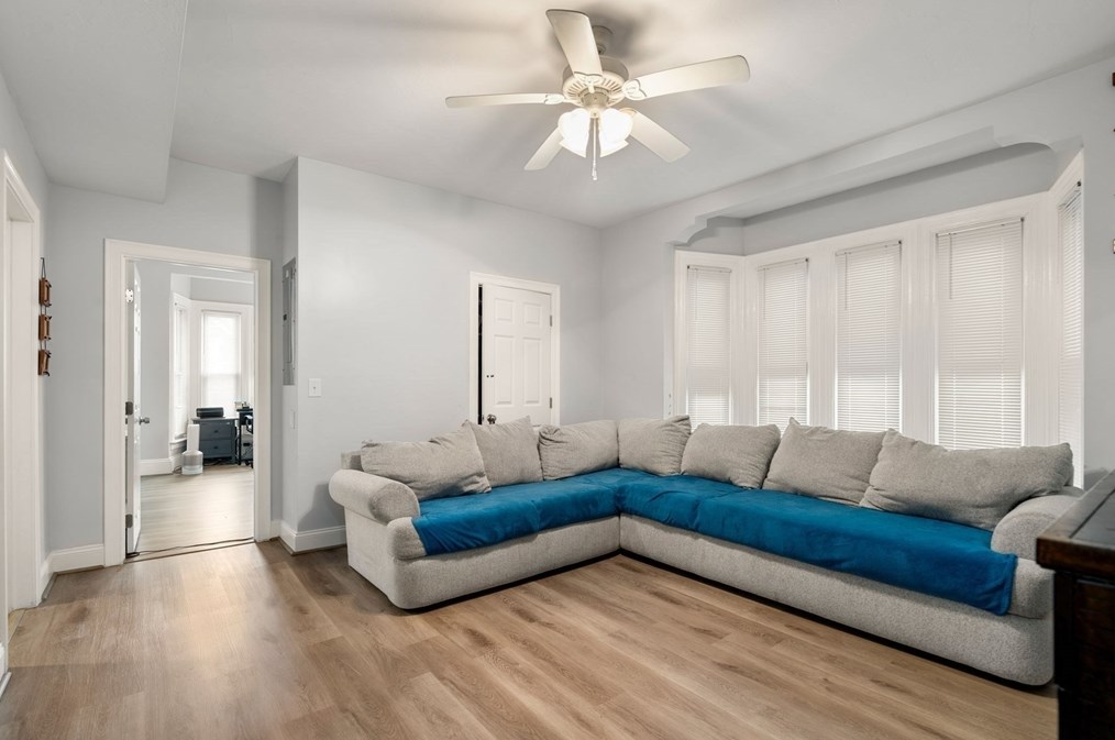 15 1 St, Brockton MA 02301-6124 exterior