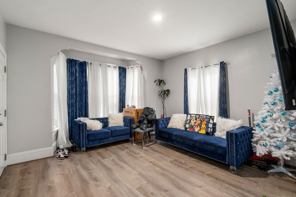 15 1 St, Brockton MA 02301-6124 exterior