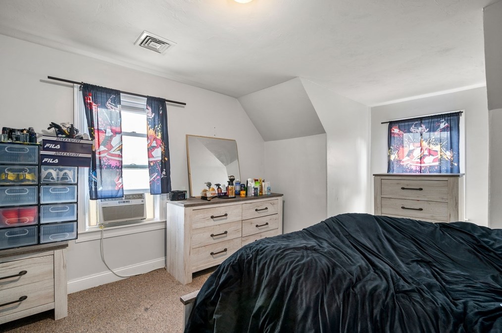 15 1 St, Brockton MA 02301-6124 exterior