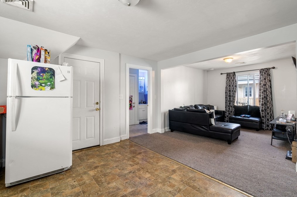 15 1 St, Brockton MA 02301-6124 exterior