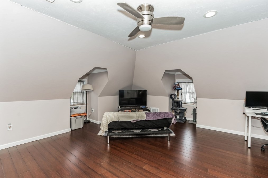 35 Somerset St, Worcester MA  01609-2110 exterior