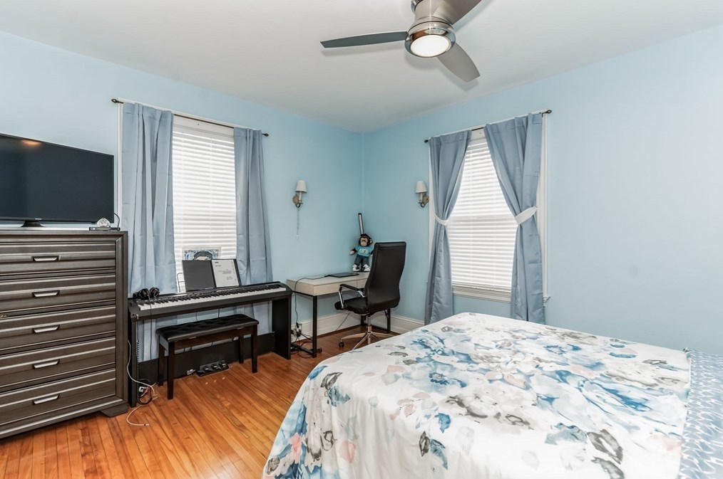 35 Somerset St, Worcester MA  01609-2110 exterior