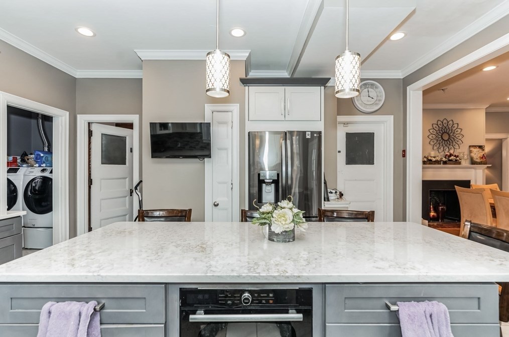 35 Somerset St, Worcester MA  01609-2110 exterior