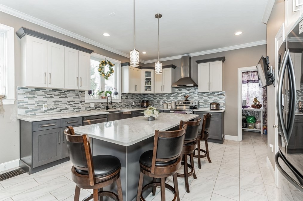 35 Somerset St, Worcester MA  01609-2110 exterior