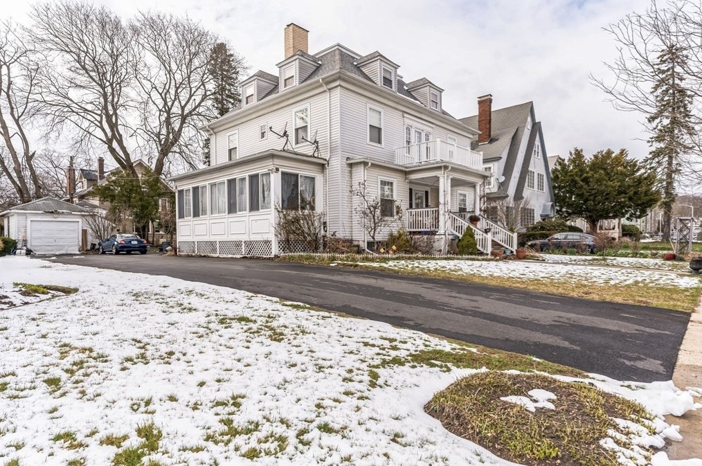 35 Somerset St, Worcester MA  01609-2110 exterior