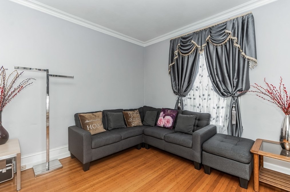 35 Somerset St, Worcester MA  01609-2110 exterior