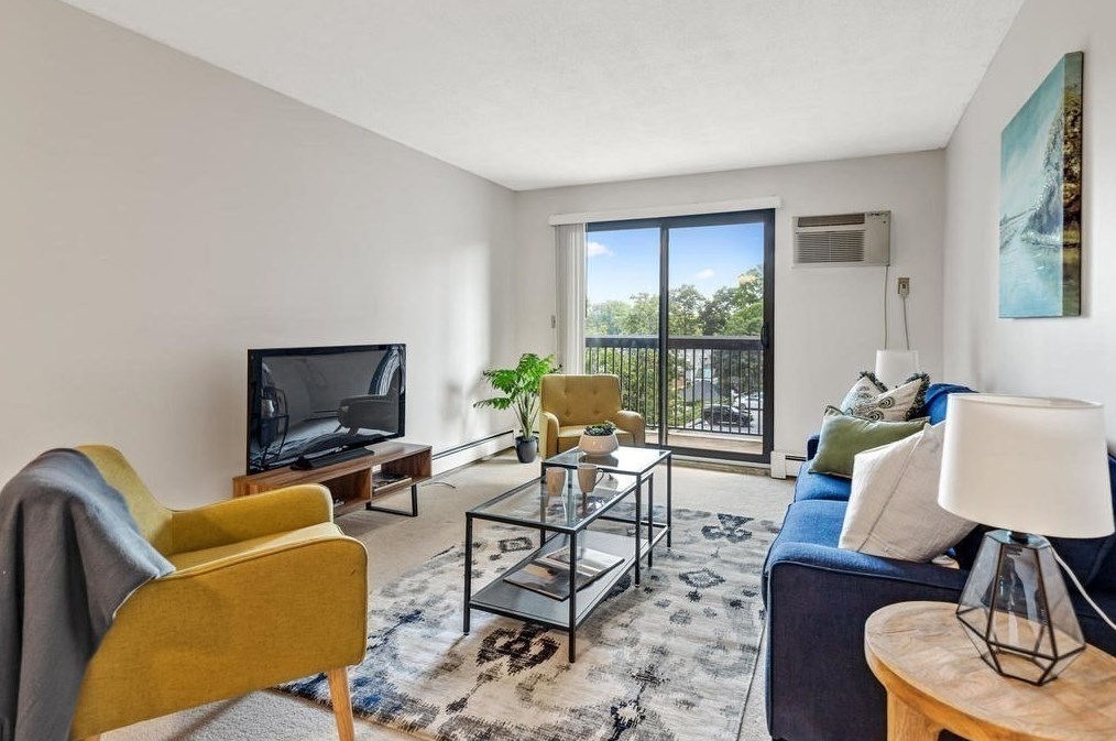 164 Galen St Apt 46, Watertown, MA 02472