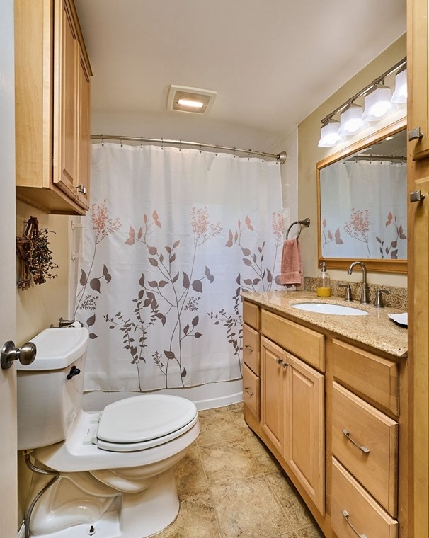 123 Russellville Rd, Southampton MA  01073-9508 exterior