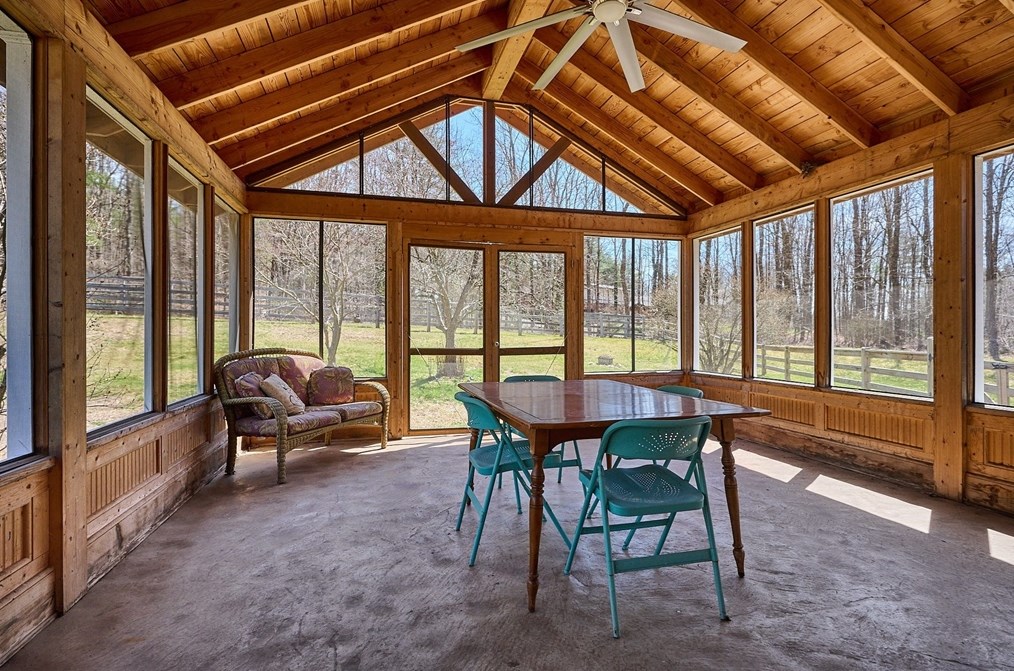 123 Russellville Rd, Southampton MA  01073-9508 exterior