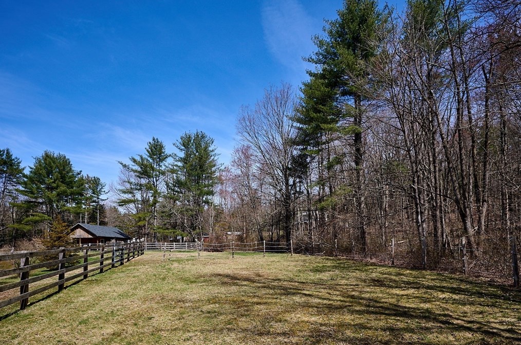 123 Russellville Rd, Southampton MA  01073-9508 exterior