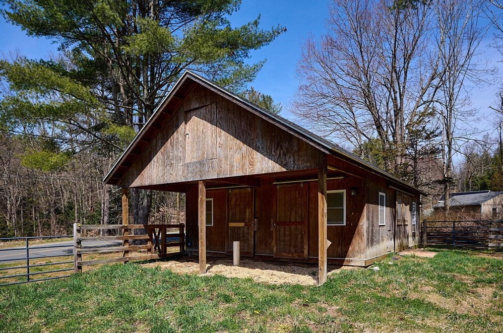 123 Russellville Rd, Southampton MA  01073-9508 exterior