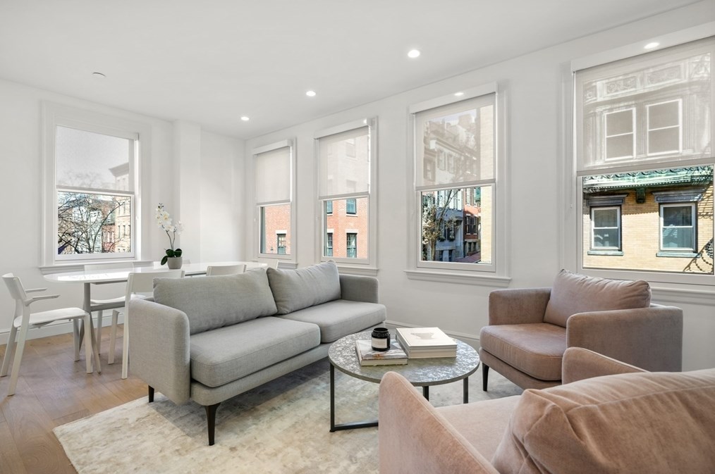 112 Myrtle St #2a, Boston, MA 02114