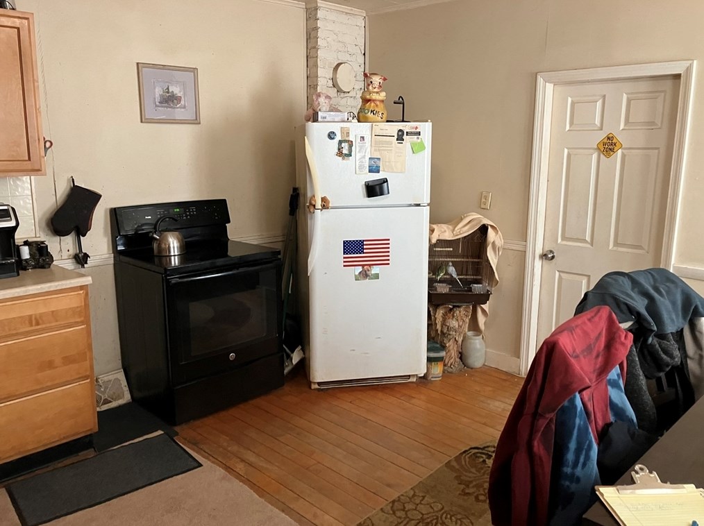 21 Whitcomb St, Webster MA  01570-2429 exterior