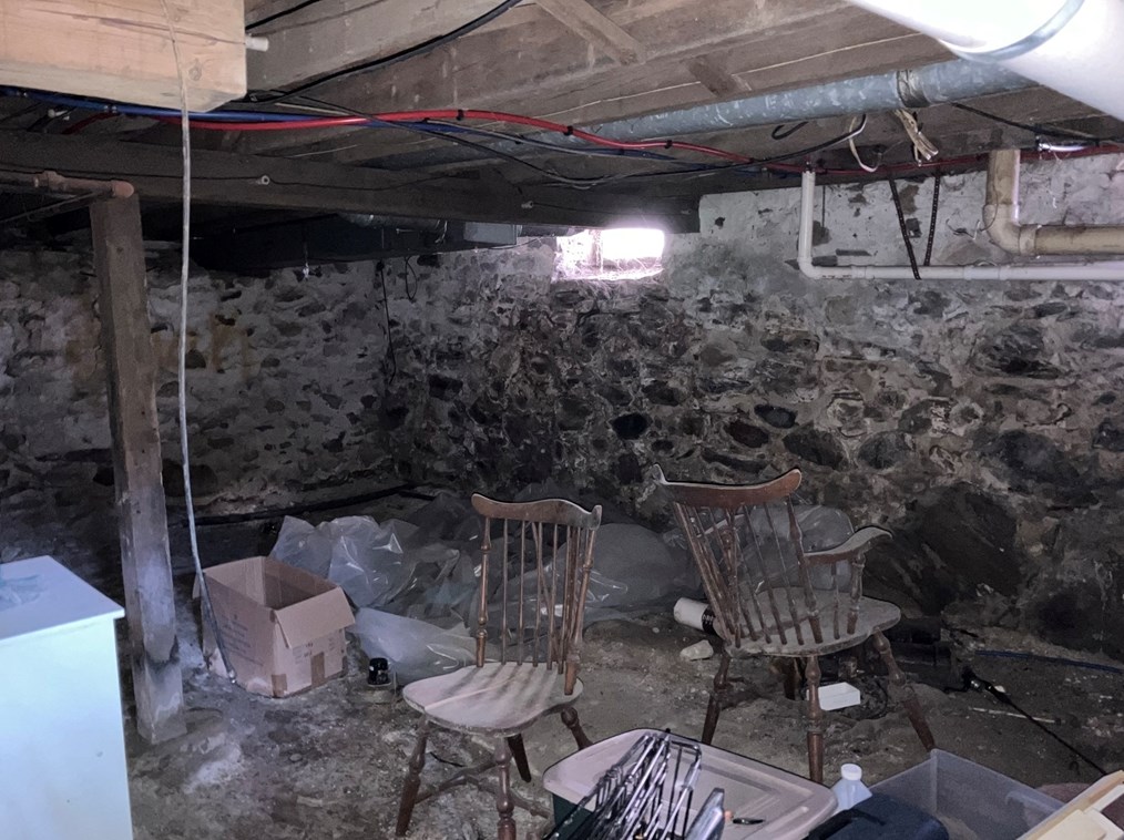 21 Whitcomb St, Webster MA  01570-2429 exterior