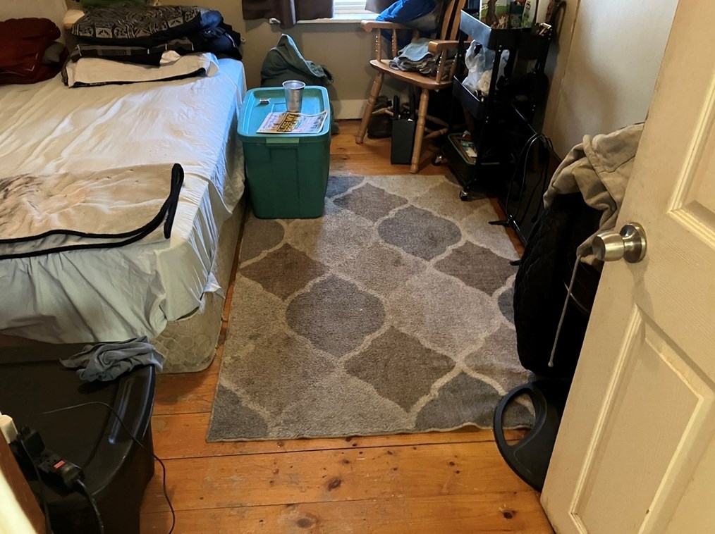 21 Whitcomb St, Webster MA  01570-2429 exterior