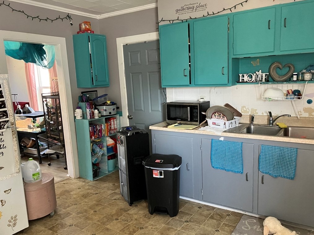 21 Whitcomb St, Webster MA  01570-2429 exterior