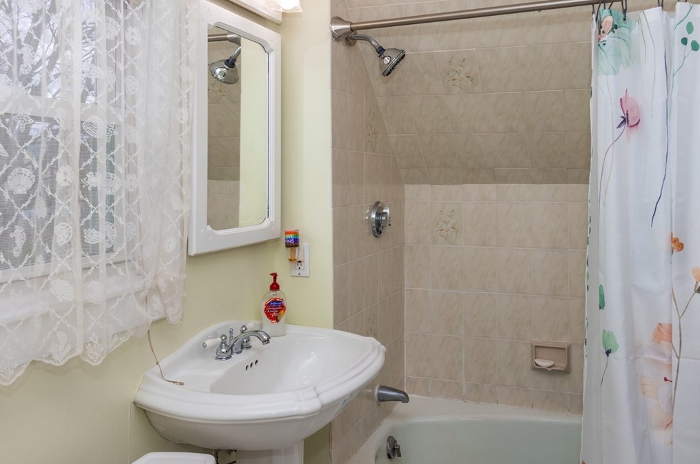 13 Harvard St, Gloucester MA  01930-2508 exterior