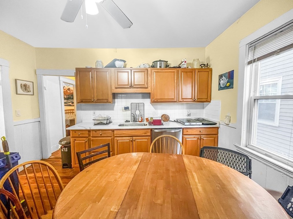 70 Line St, Somerville, MA 02143-4308