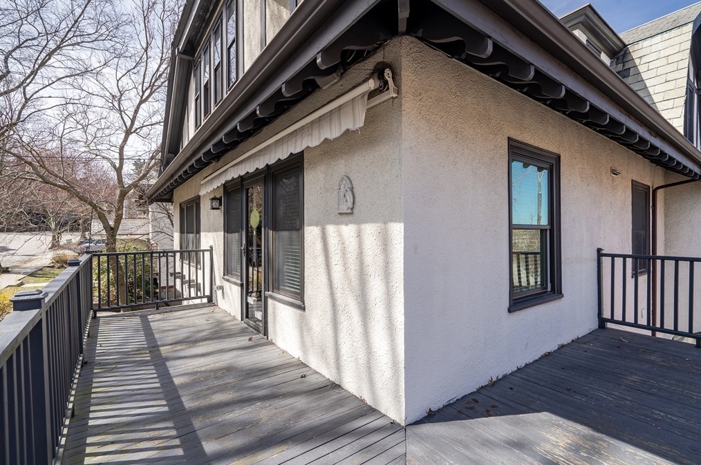 51 Winthrop Rd, Brookline MA  02445-4566 exterior