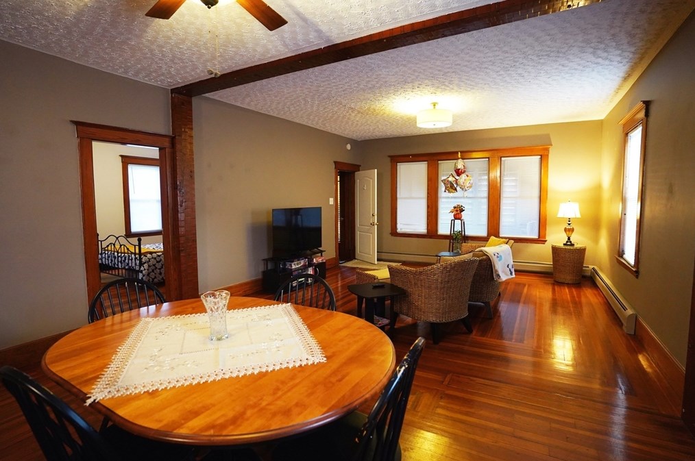 11 Main St, New Bedford MA 02743-2115 exterior