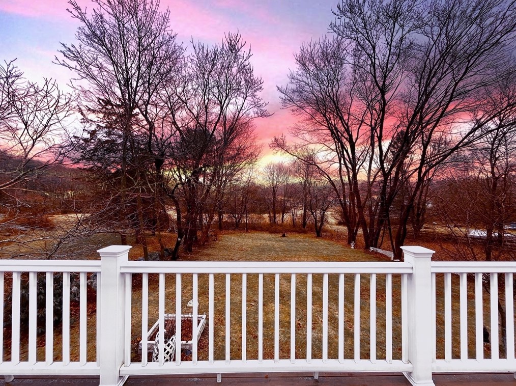 81 Topsfield Rd, Ipswich, MA 01938-1645