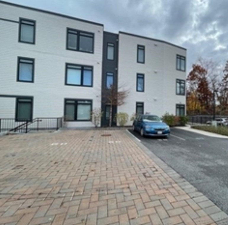 4945 Washington St #404, Boston, MA 02132