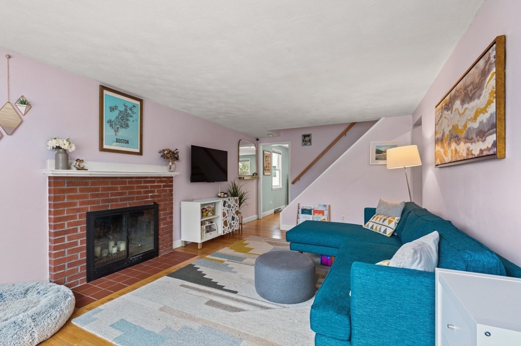 44 Tobin Rd, Boston MA  02132-6218 exterior