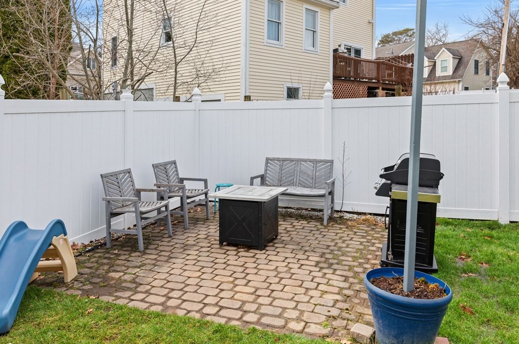 44 Tobin Rd, Boston MA  02132-6218 exterior