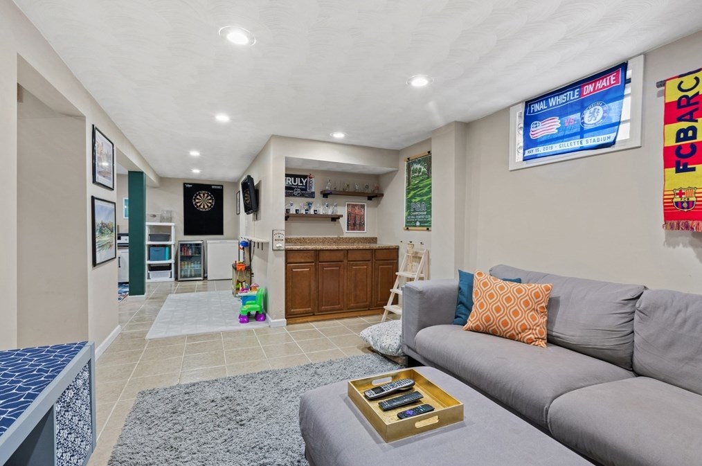 44 Tobin Rd, Boston MA  02132-6218 exterior