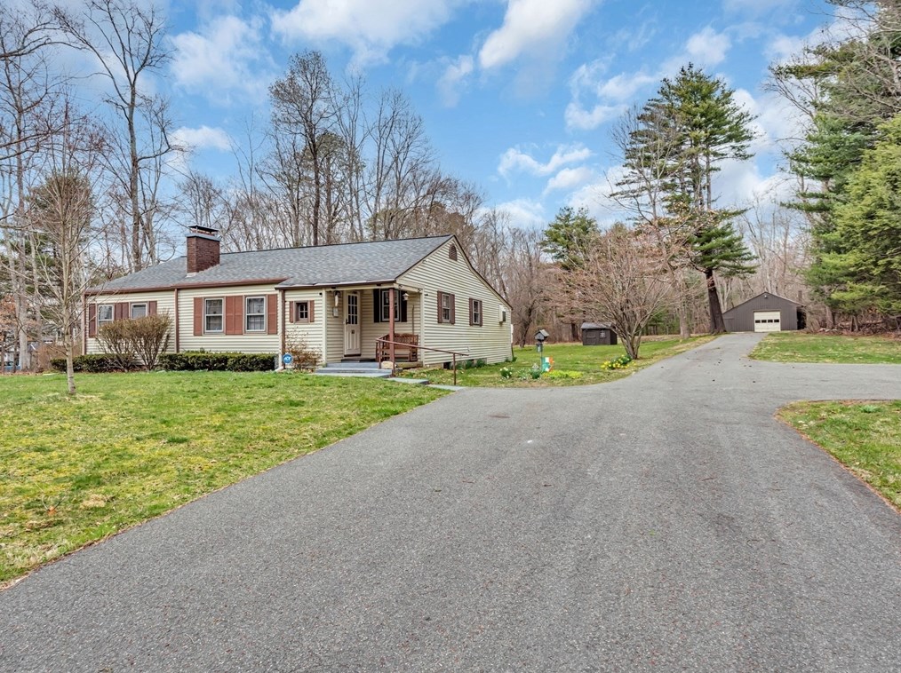 173 Bennett Rd, Hampden, MA 01036