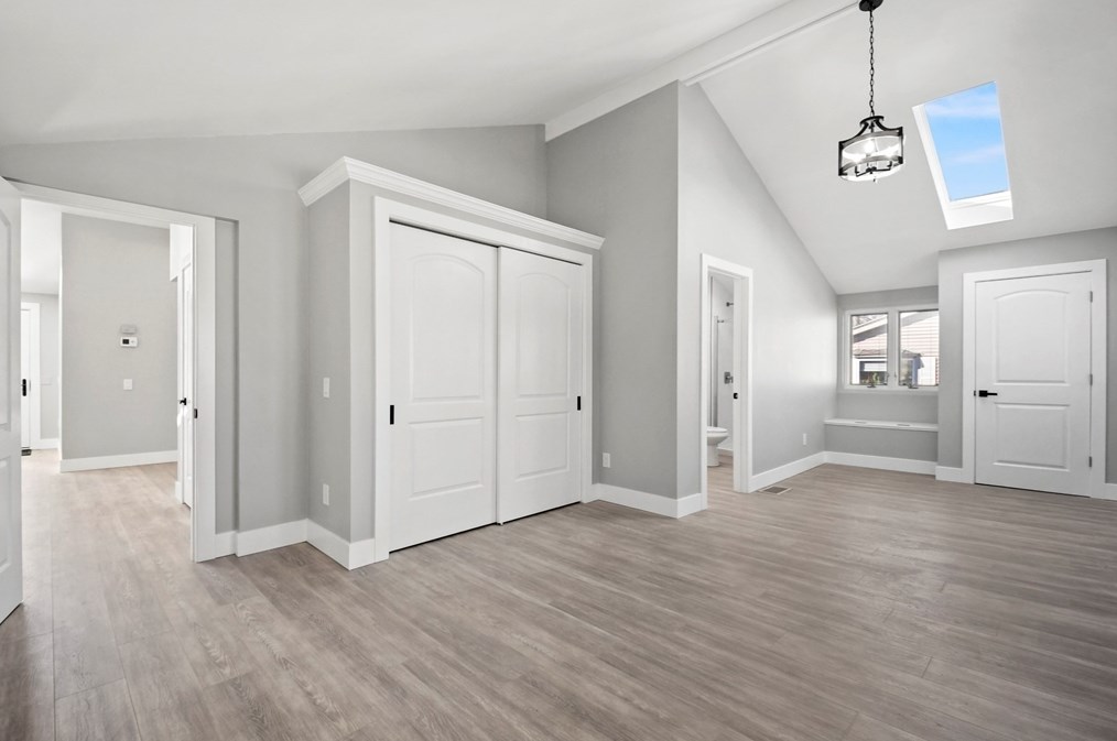 23 Lakeside Ave, Webster MA  01570-3590 exterior