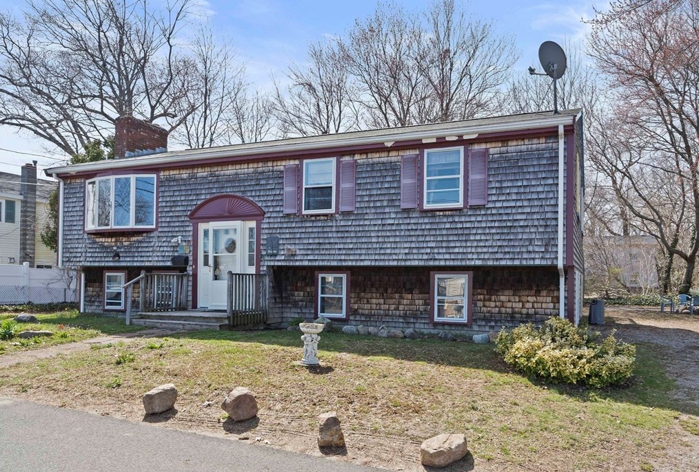 24 Lake View Rd, Weymouth, MA 02189 exterior