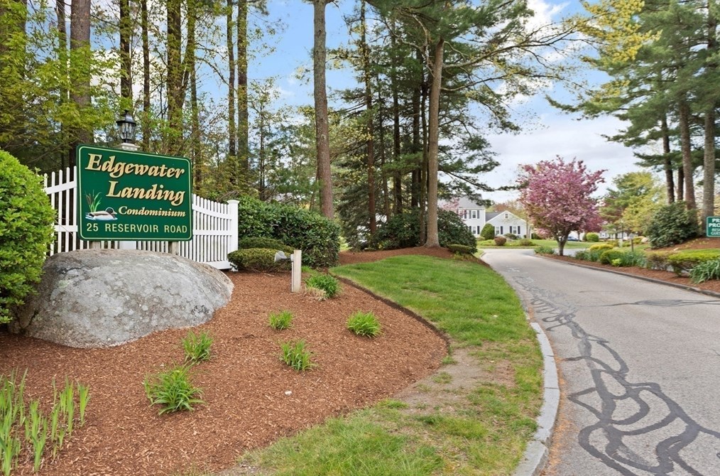 25 Reservoir Rd, Pembroke MA  02359-2846 exterior