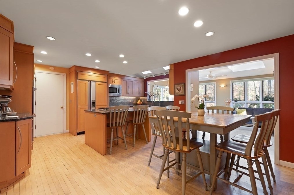 58 Arboro Dr, Sharon, MA 02067-2251