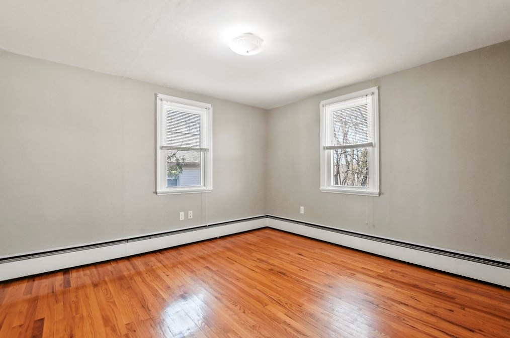 34 Linwood Ave, Methuen MA 01844-5917 exterior