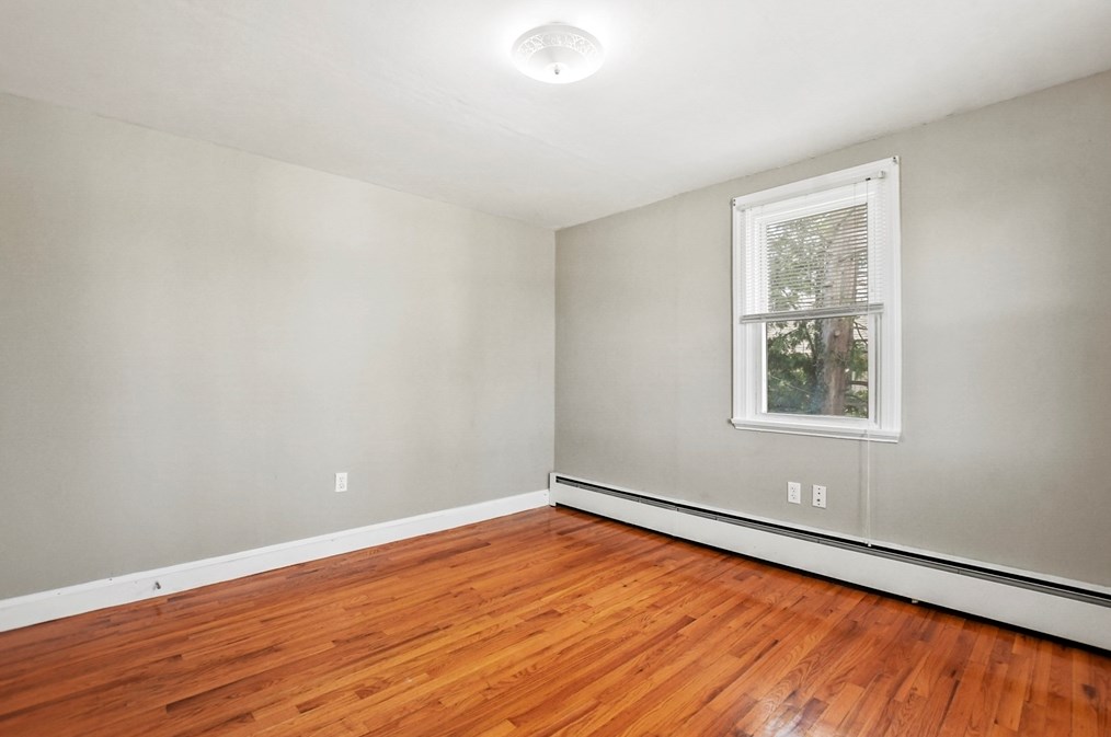 34 Linwood Ave, Methuen MA 01844-5917 exterior