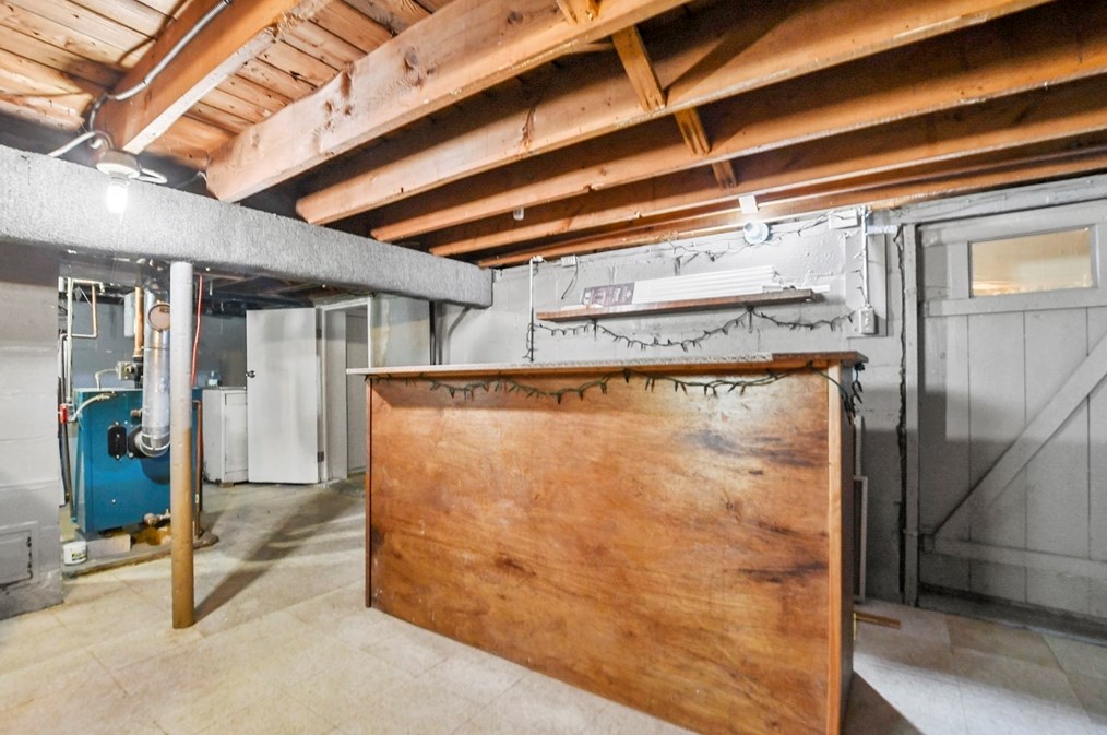 34 Linwood Ave, Methuen MA 01844-5917 exterior