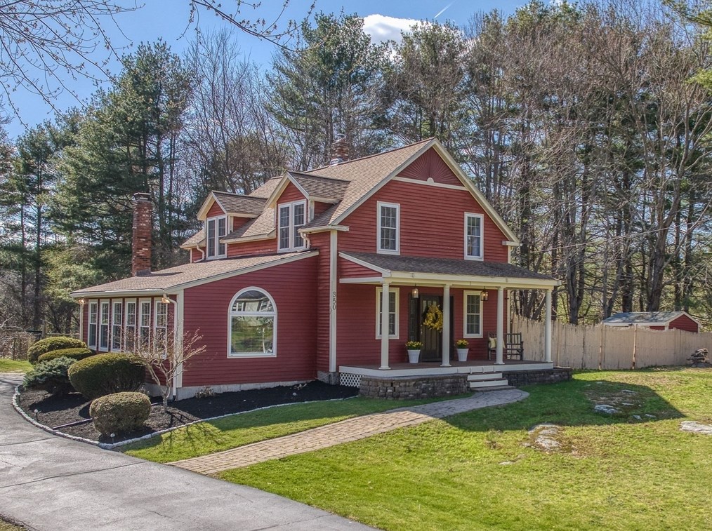 350 Center St, Bellingham MA  02019-1862 exterior