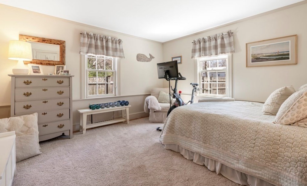 111 Alden St, Duxbury MA 02332-3836 exterior