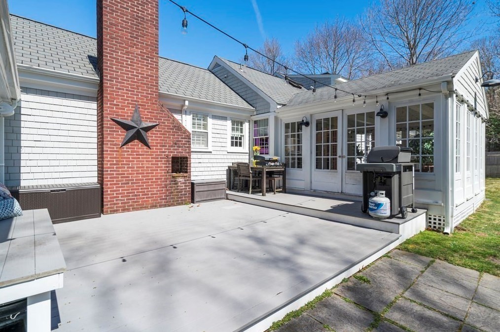 111 Alden St, Duxbury MA 02332-3836 exterior