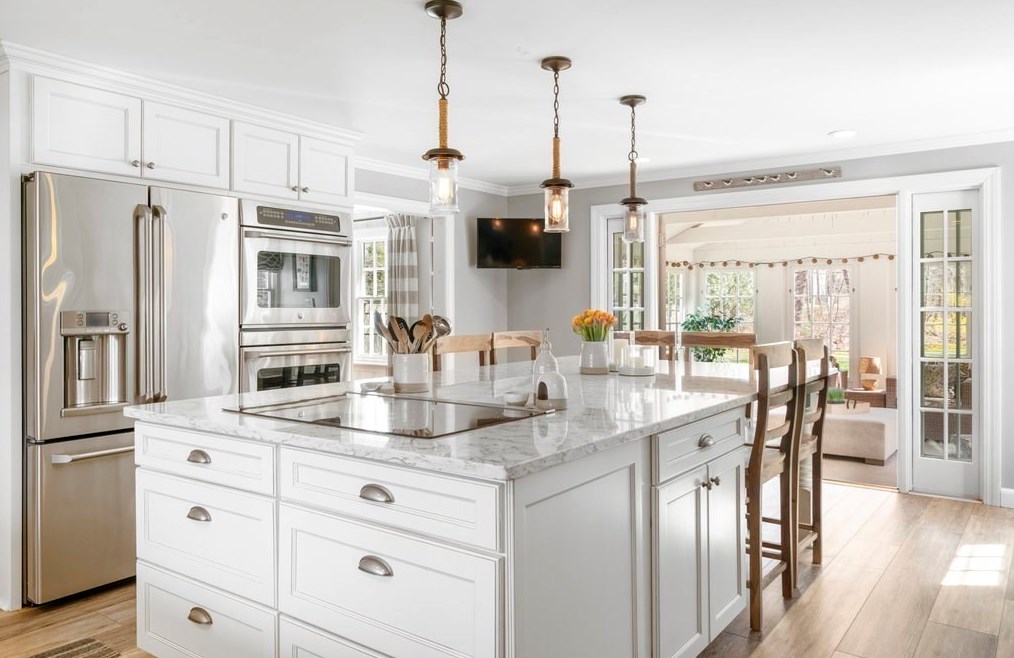 111 Alden St, Duxbury MA 02332-3836 exterior