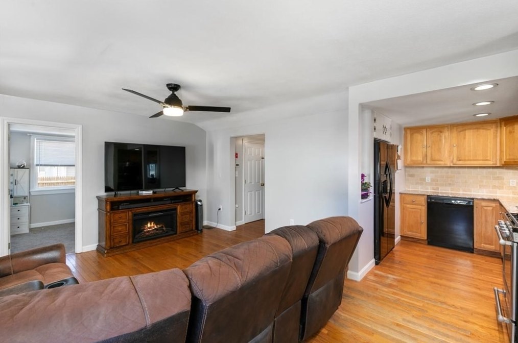 16 Farley St, Methuen MA 01844-6513 exterior