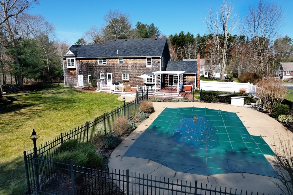 45 Northfield Dr, East Bridgewater MA 02324-1249 exterior