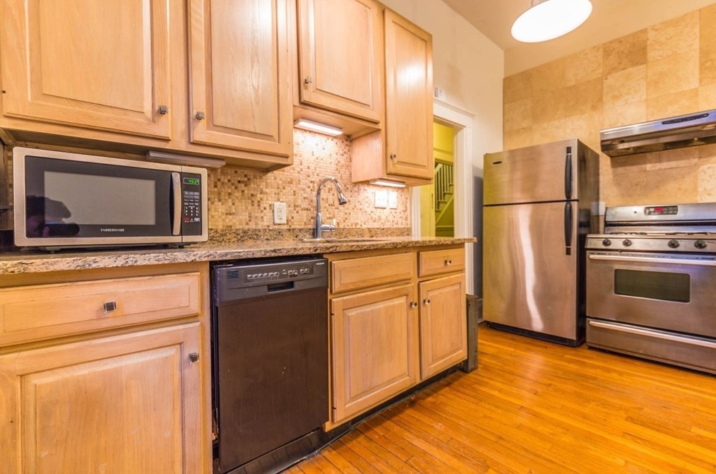 68 Phillips St Apt 1, Boston, MA