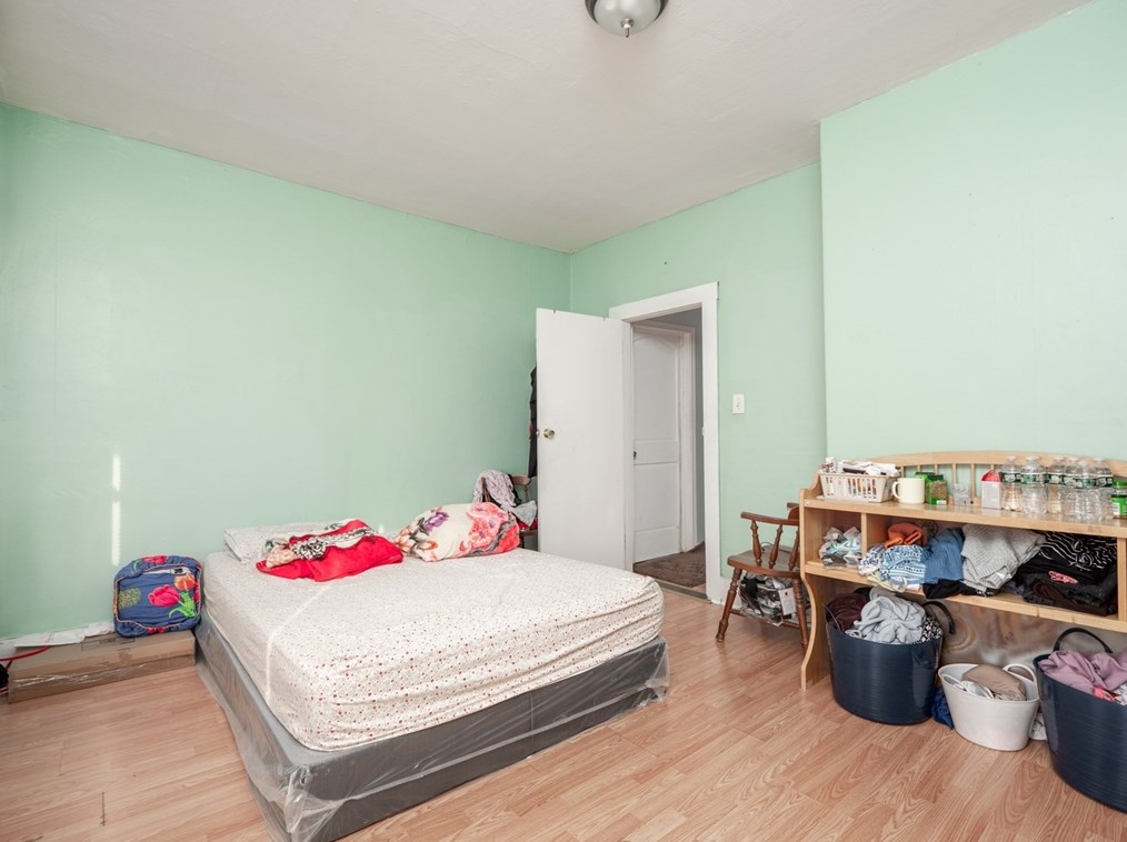 71 Fox St, Worcester MA 01604-4333 exterior