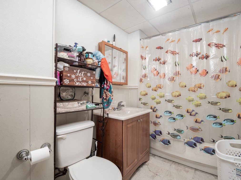 71 Fox St, Worcester MA 01604-4333 exterior