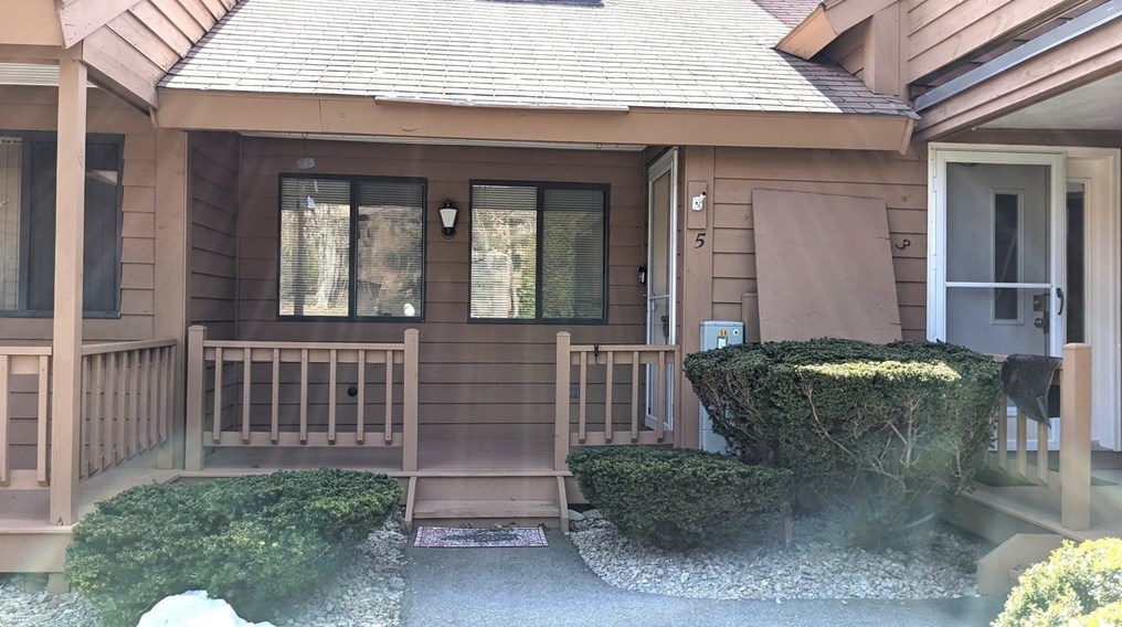 5 Clement Ct, Haverhill MA 01832-1191 exterior